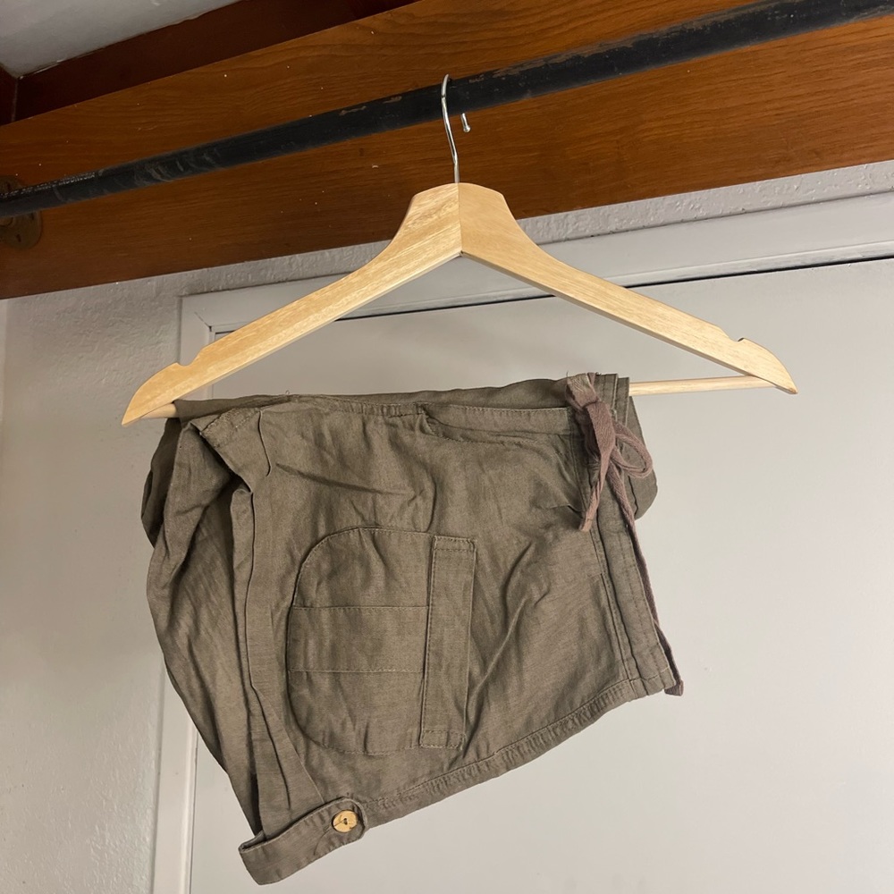 Light shorts